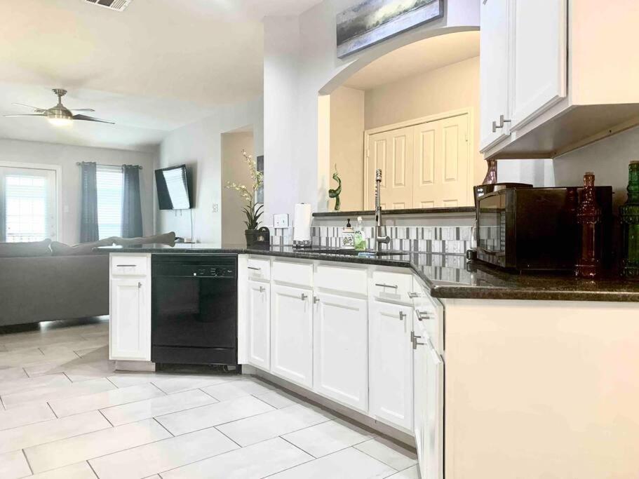 Modern Updates - Great Location - King Bed- Bmt San Antonio Luaran gambar