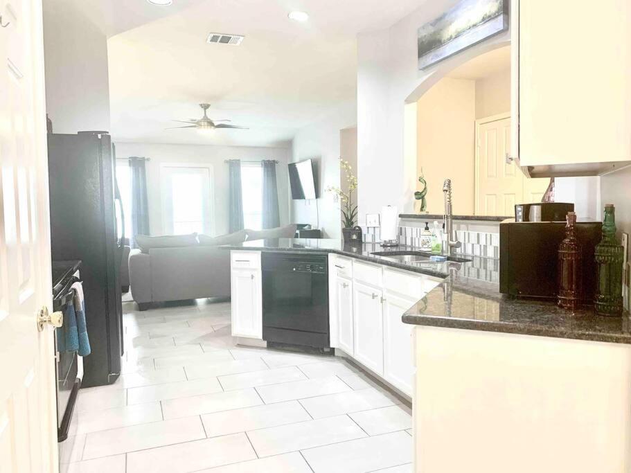 Modern Updates - Great Location - King Bed- Bmt San Antonio Luaran gambar