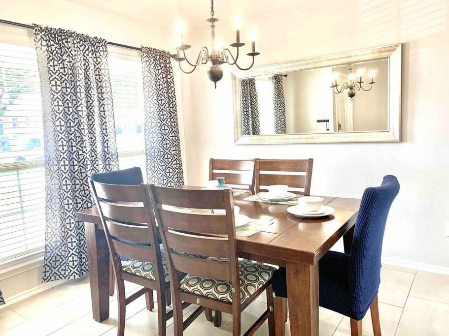 Modern Updates - Great Location - King Bed- Bmt San Antonio Luaran gambar