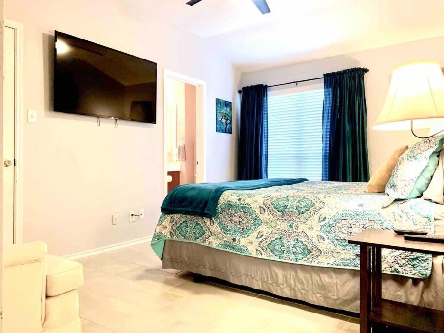 Modern Updates - Great Location - King Bed- Bmt San Antonio Luaran gambar