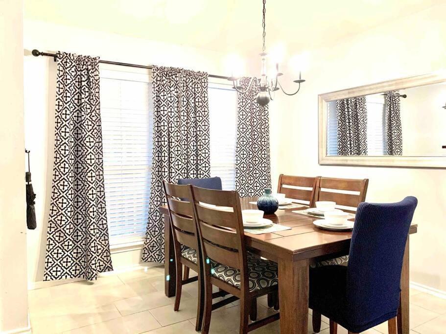 Modern Updates - Great Location - King Bed- Bmt San Antonio Luaran gambar